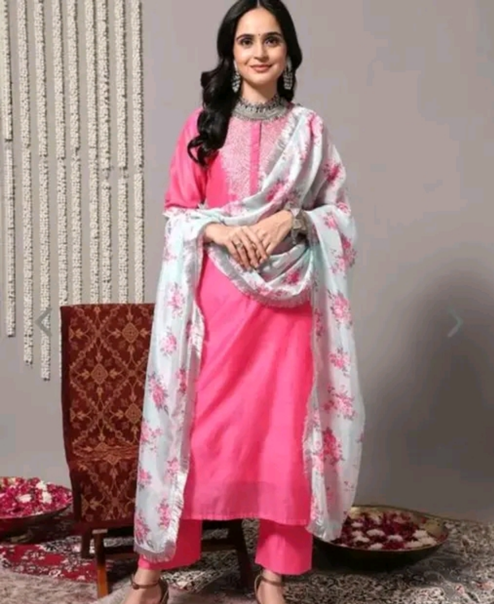 Traditional Motif Kurti Set with Floral Dupatta