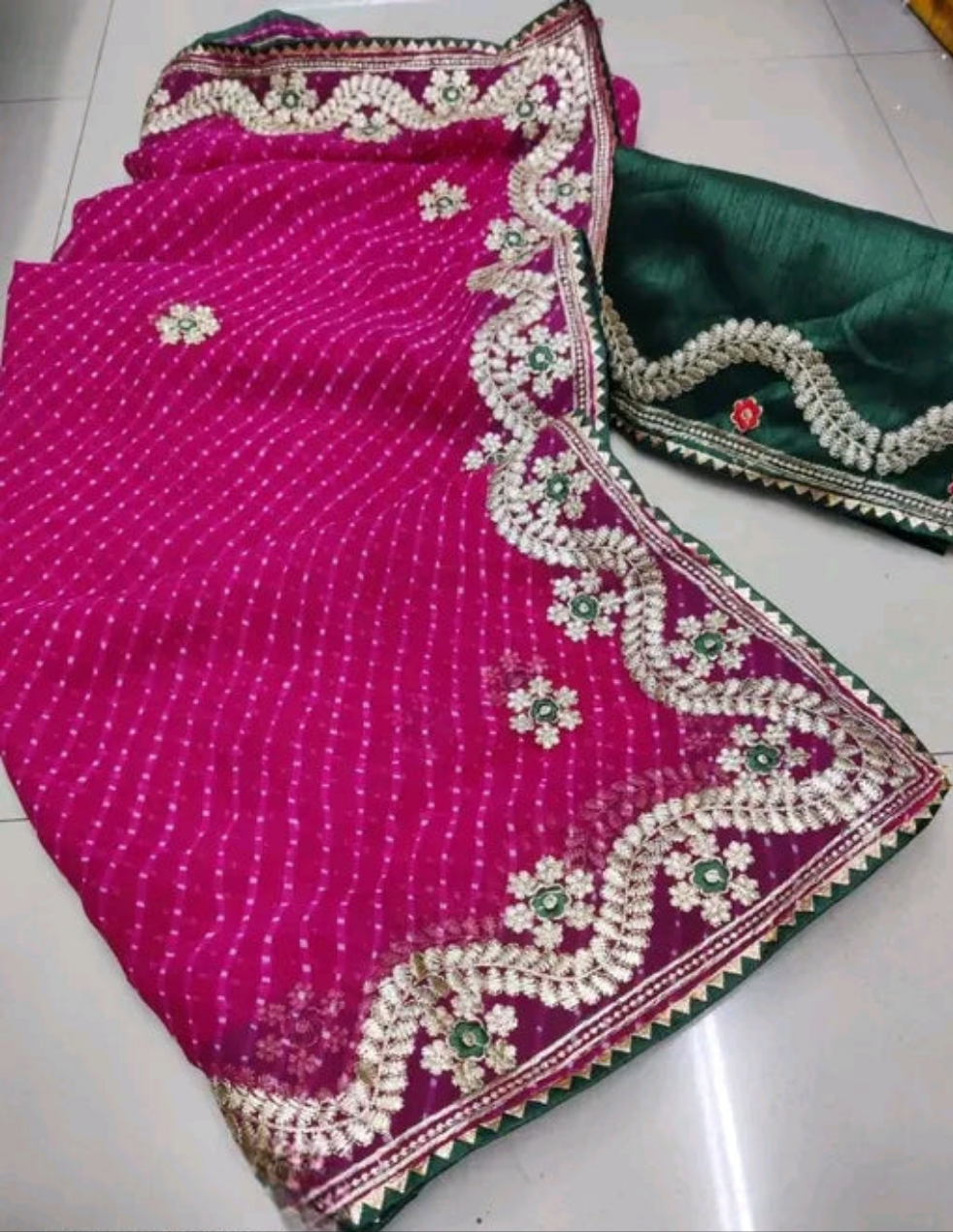 Gulabi Leheriya Gota Patti Saree