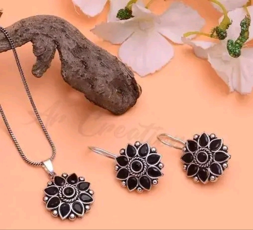 Floral Pendat Set