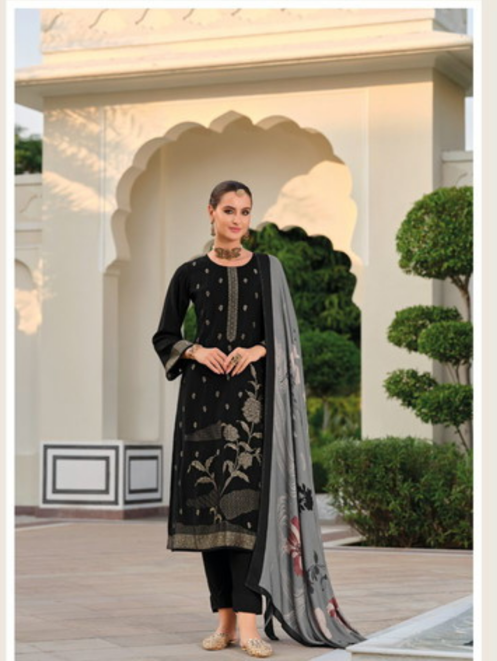 Gul Naaz Pashmina Suit Set