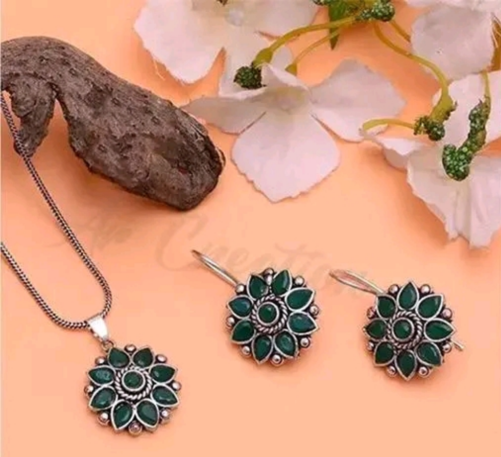 Floral Pendat Set