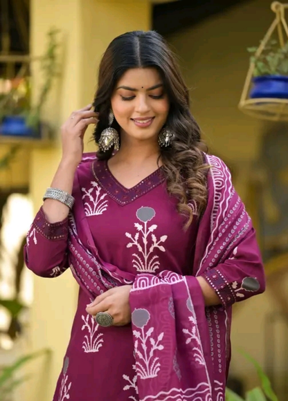 Khwaish Floral Kurti Set with Dupatta