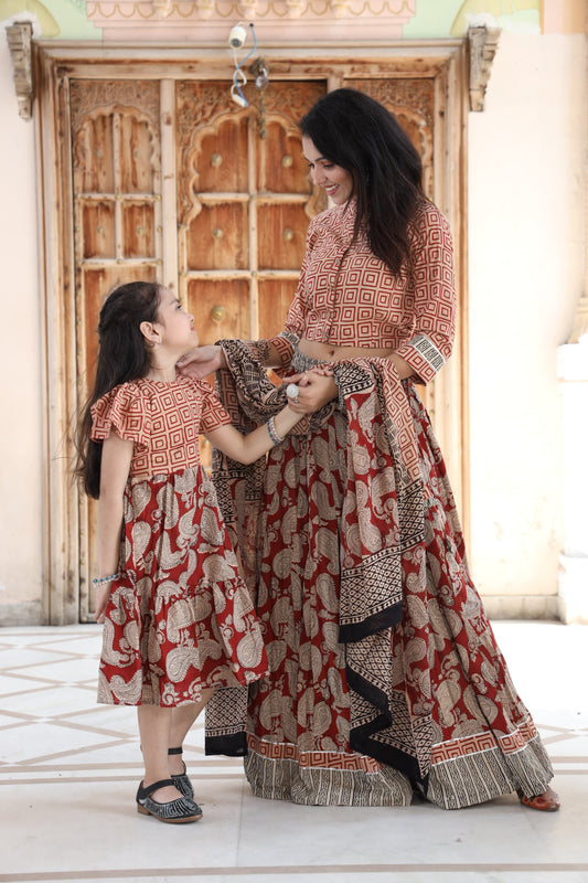 Mother daughter red paisley print Lehenga Set Froclk