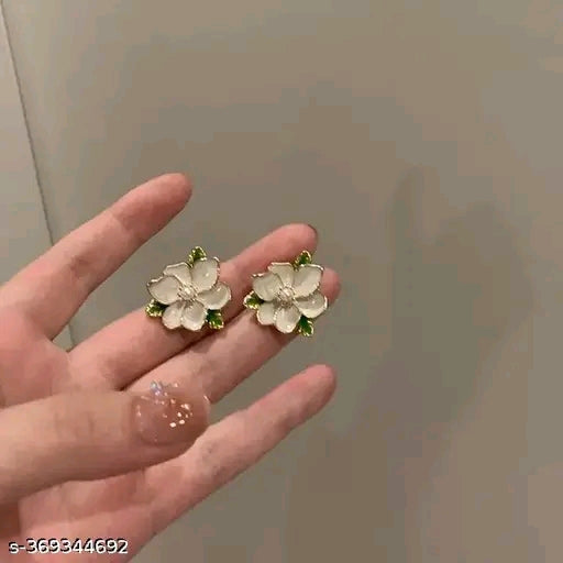Flower Studs with pearl