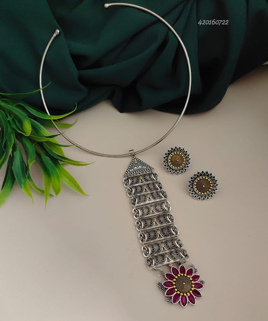 Double tone Long Pendant with Hasli and earings