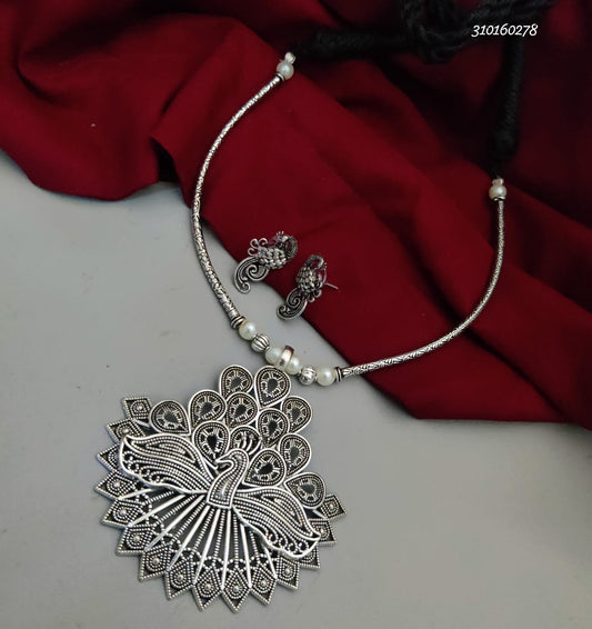 Peacock Hasli With Earrings