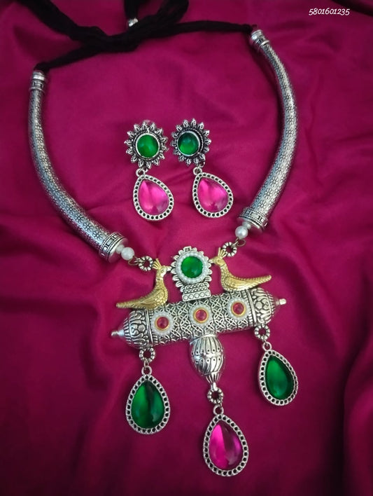 Rajwada Hasli Necklace with stones